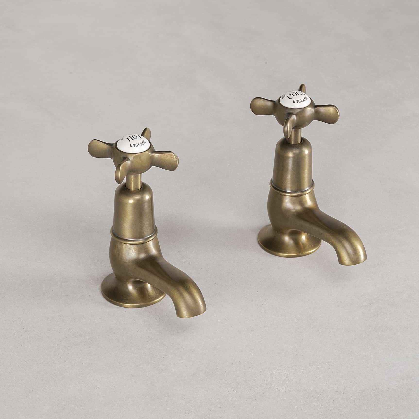 Basin Pillar Taps | Bathroom Pillar Taps with Propeller Handle – Witt ...